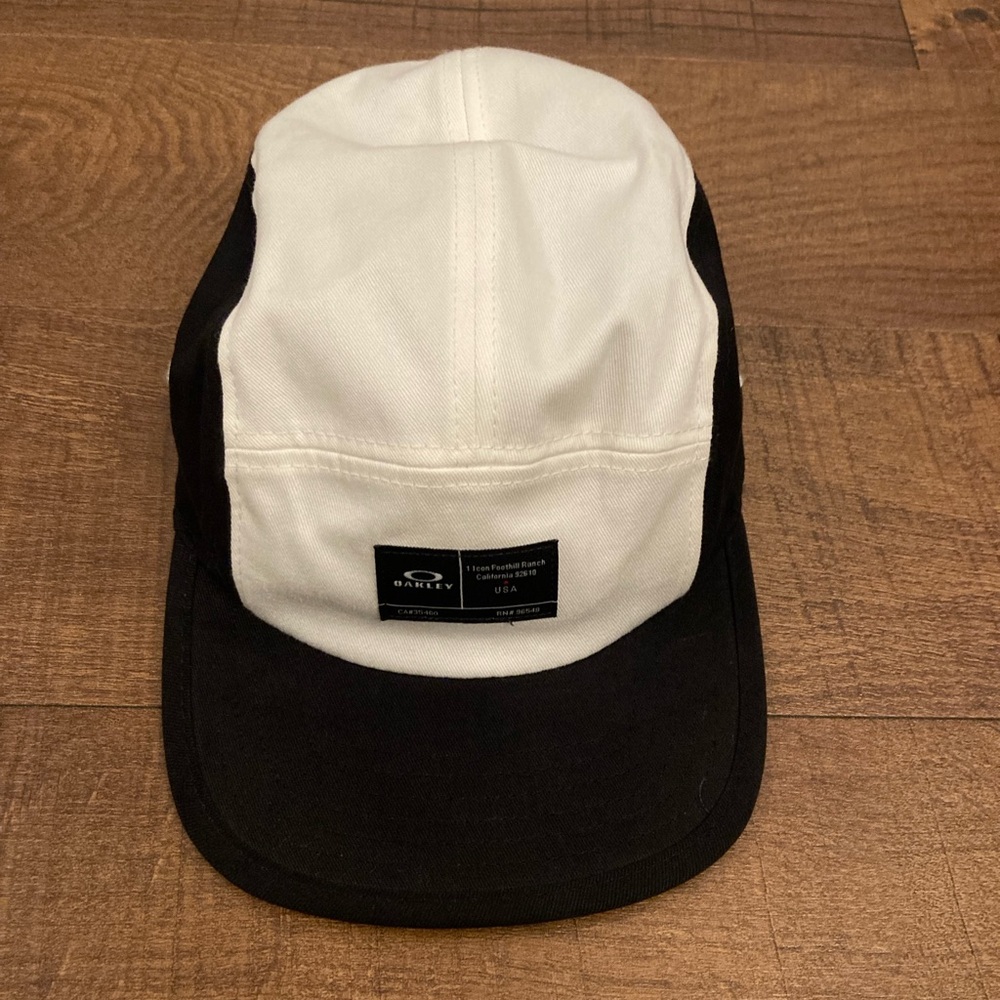 Oakley Latch Black & White Panel Camper Hat Gorpcore Retro EUC